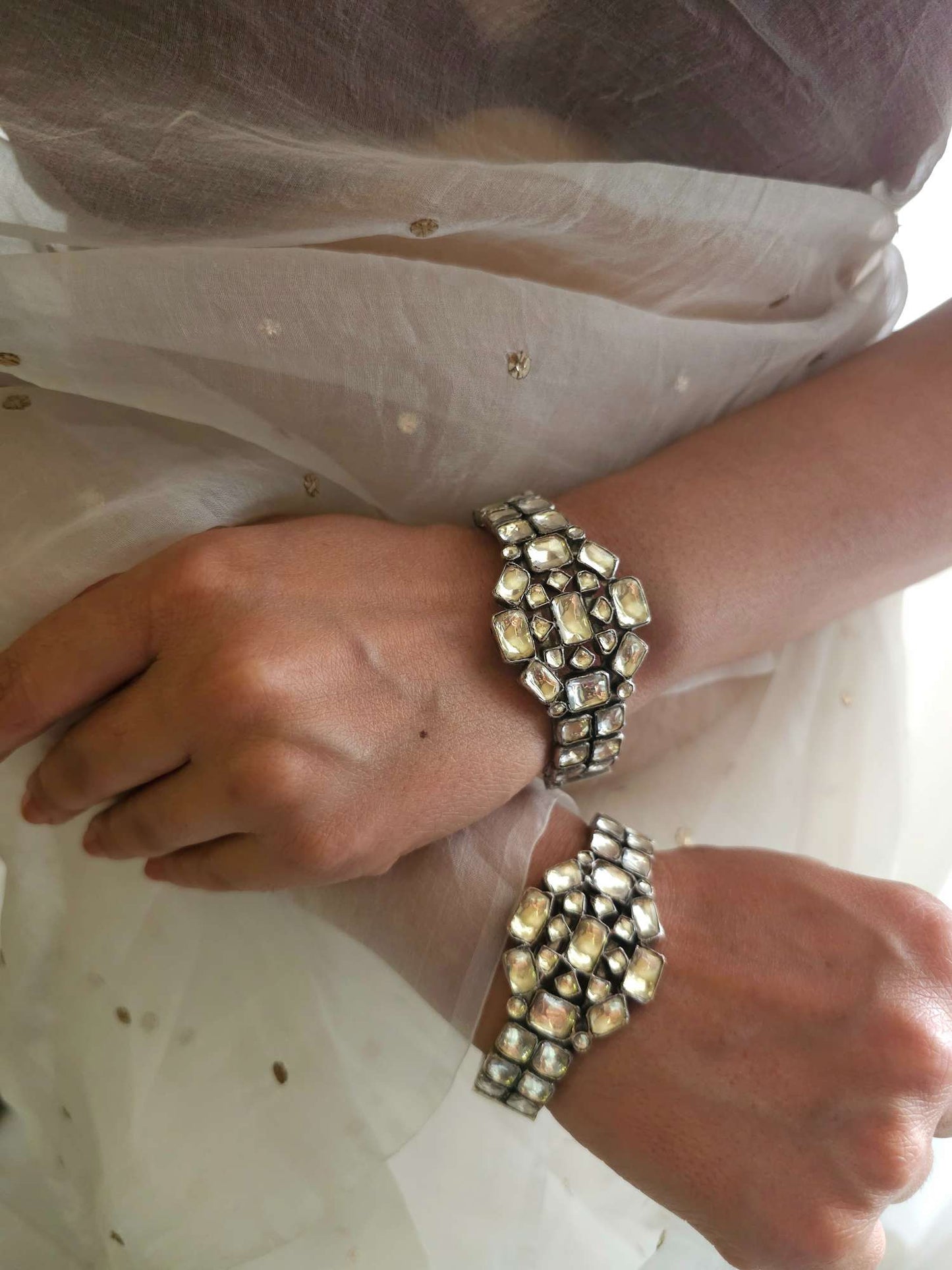 Jal mahal oval bangle
