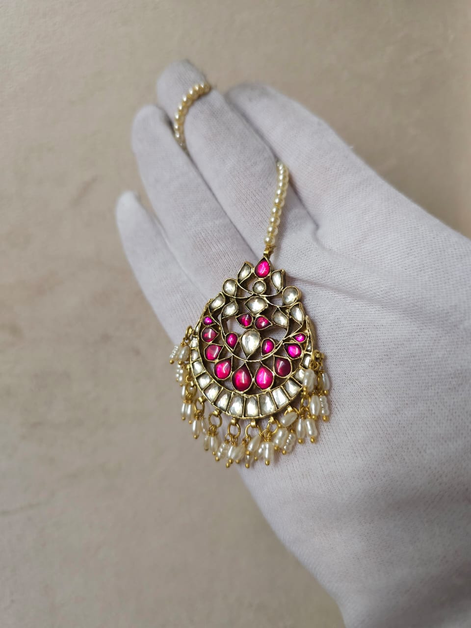 Sacred lily chandtika