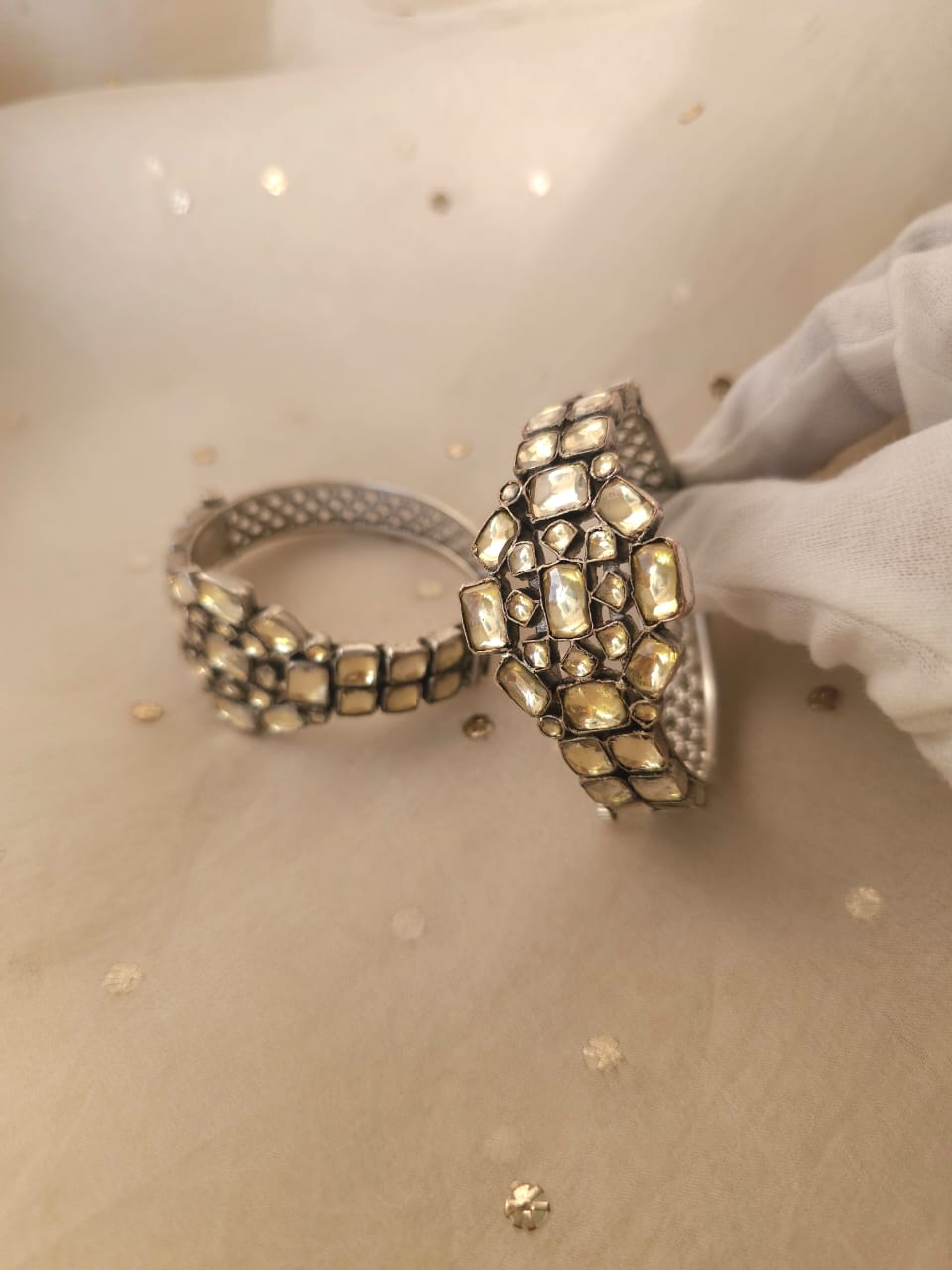 Jal mahal oval bangle