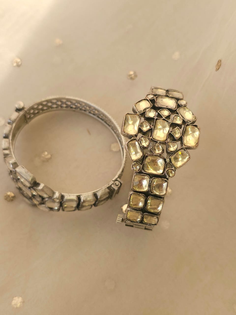 Jal mahal oval bangle