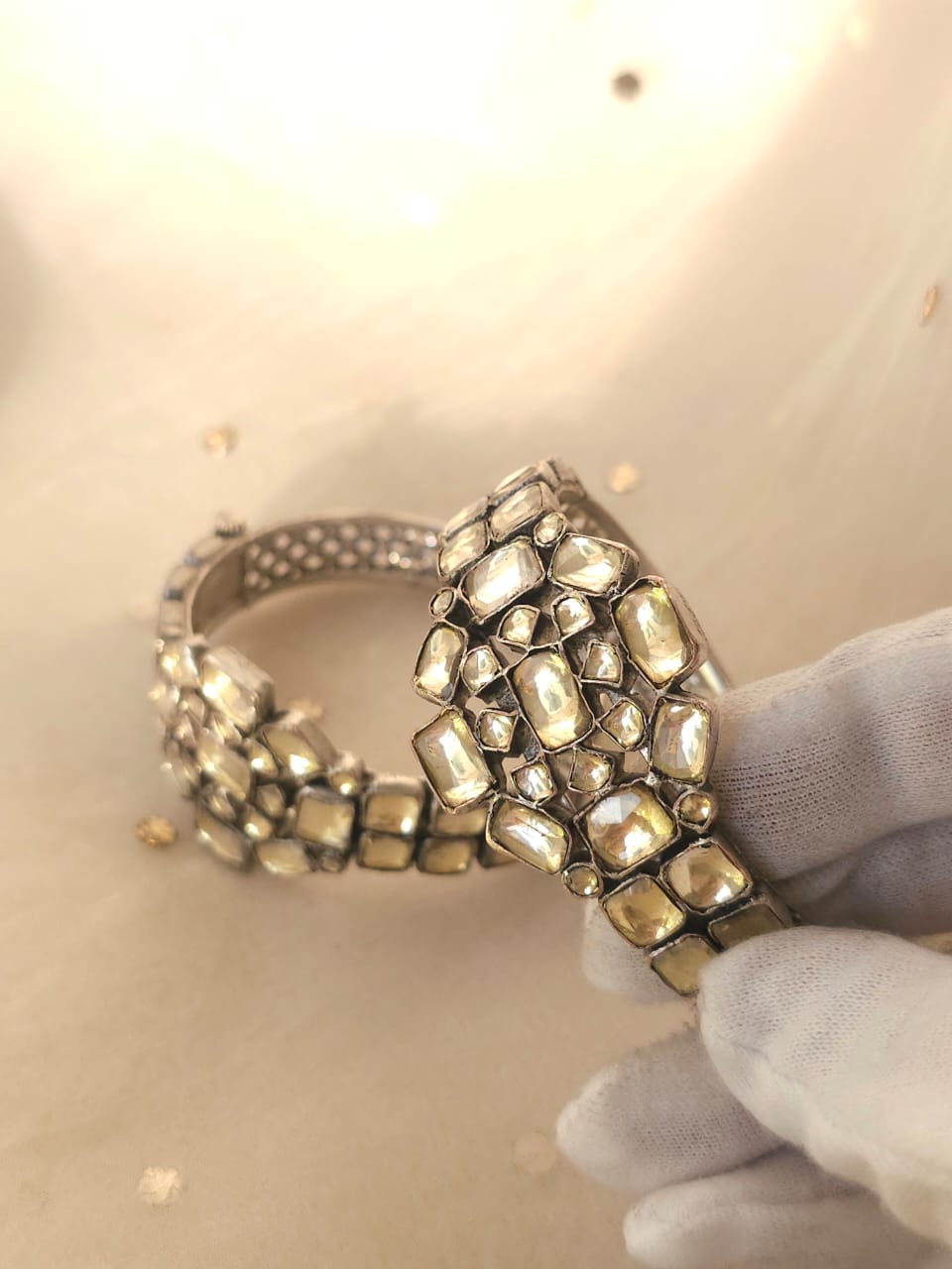 Jal mahal oval bangle