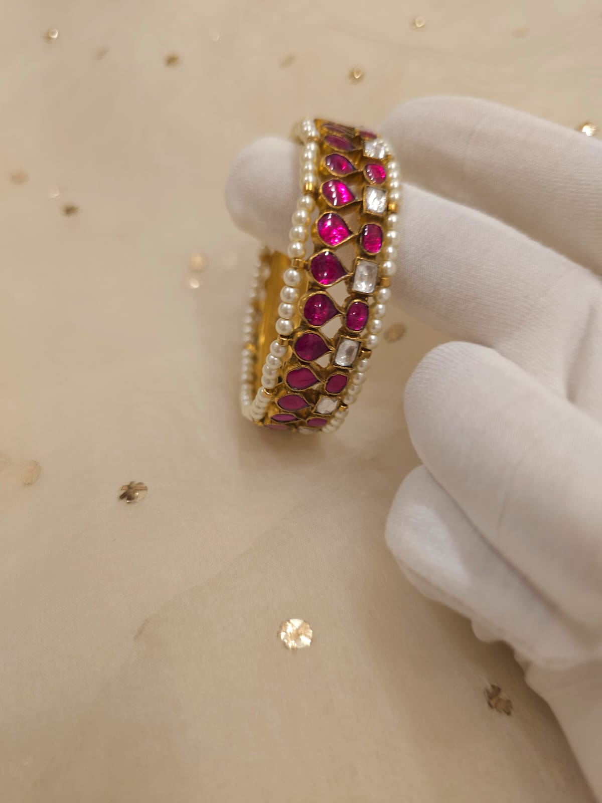 Manik-maya bangle