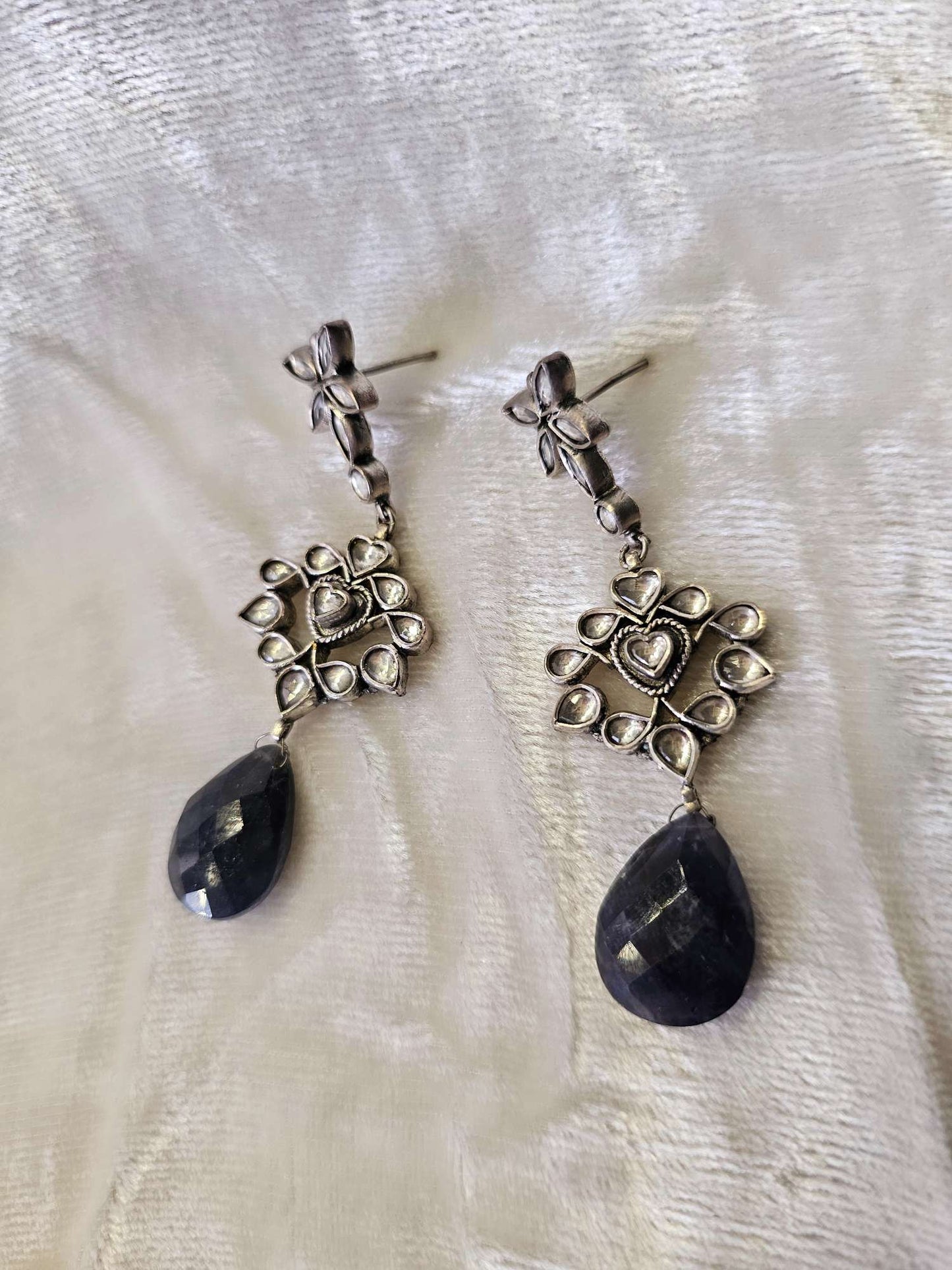 Tso moriri paan earrings