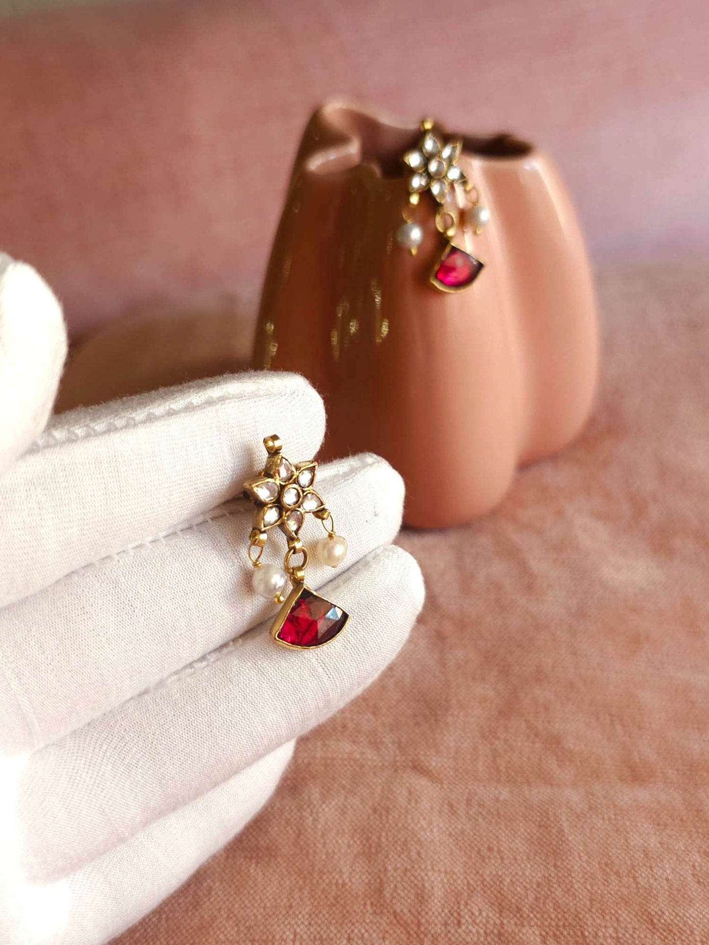 Shy di small earrings
