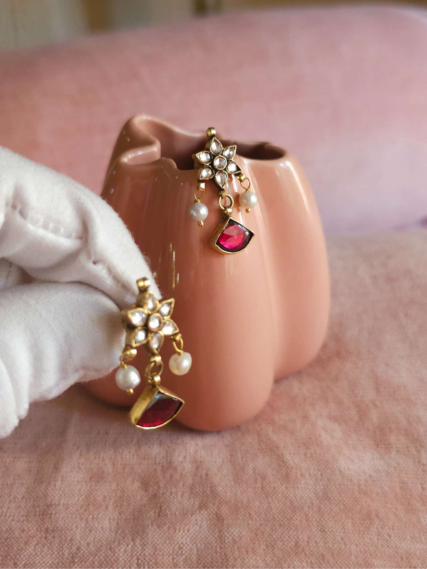 Shy di small earrings