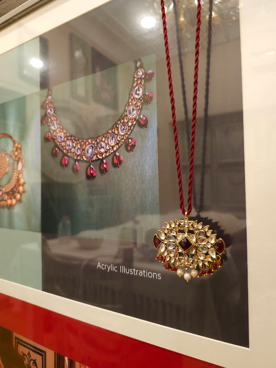 Shy Di pendant necklace