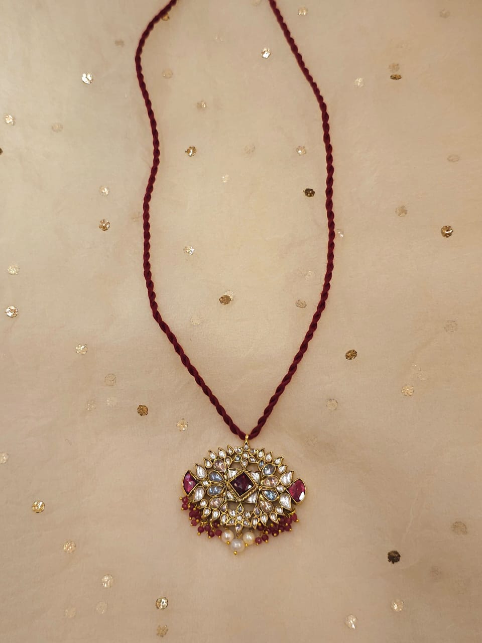 Shy Di pendant necklace