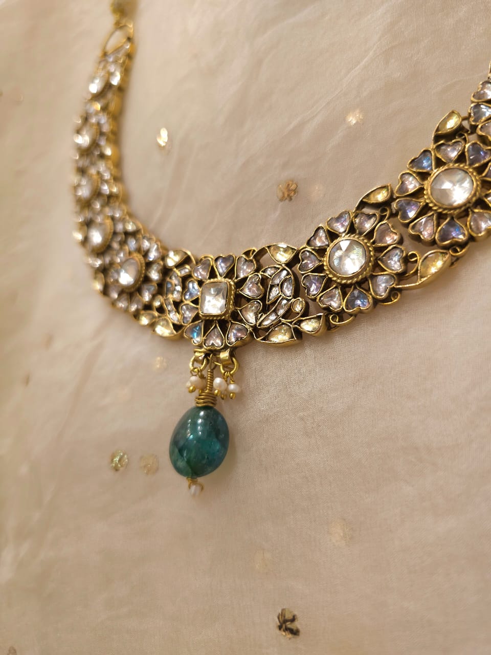 Queen Ayesha sleek necklace