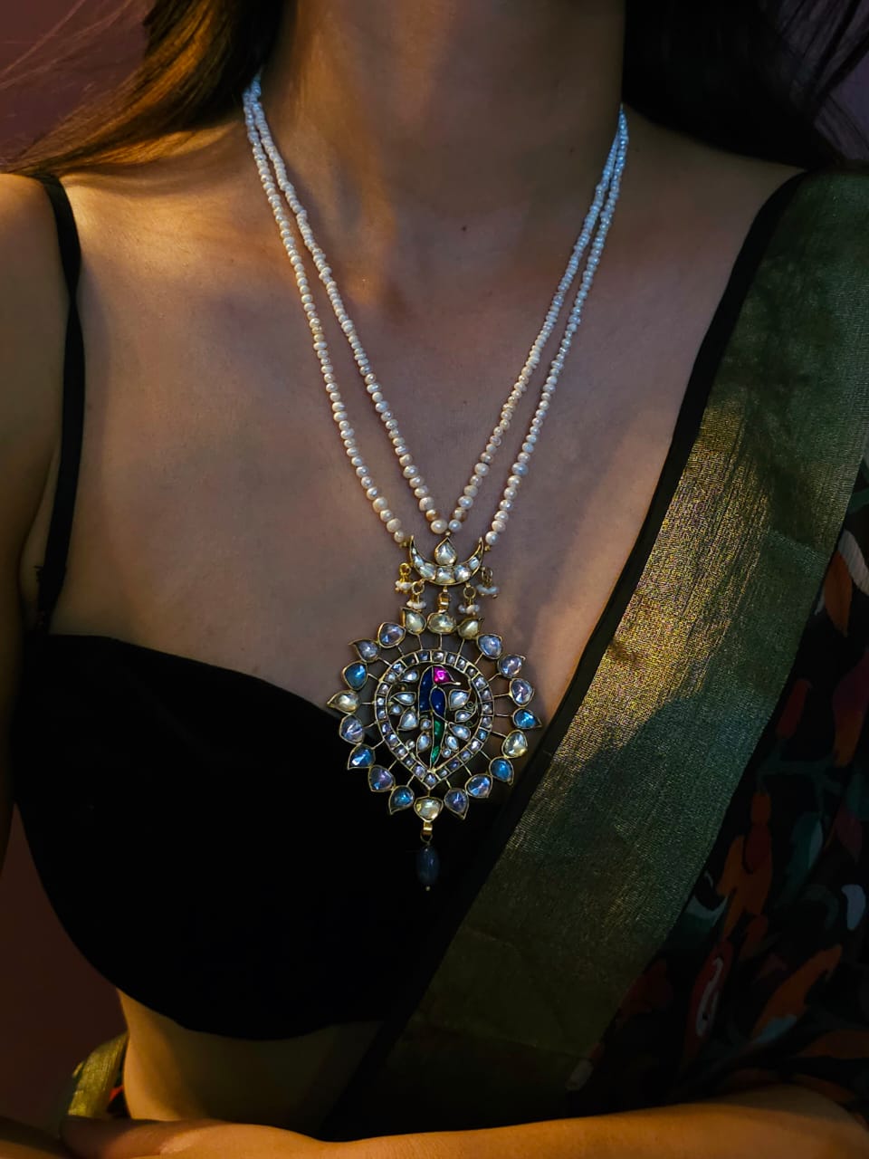 Queen Ayesha pearl necklace