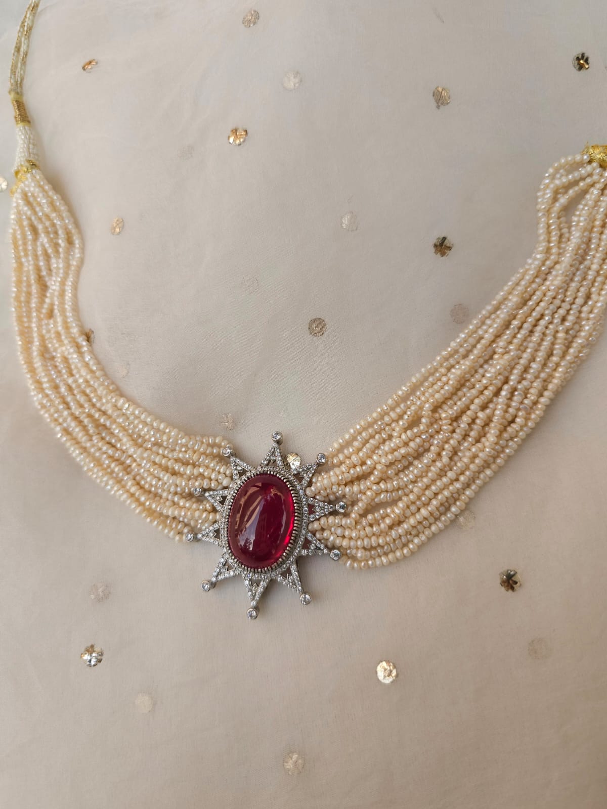 Rajaratna pearl necklace