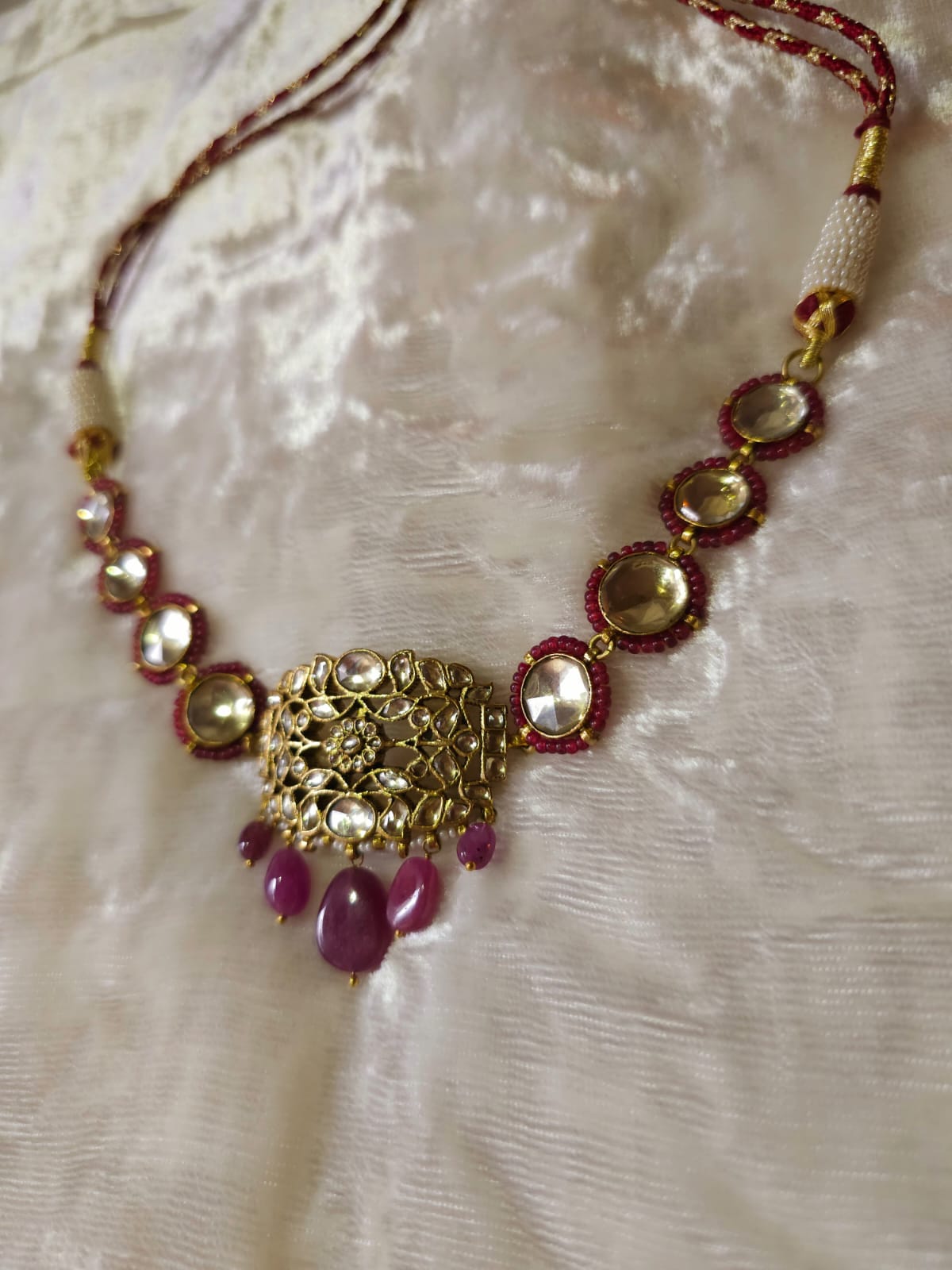 Mauryan ruby choker