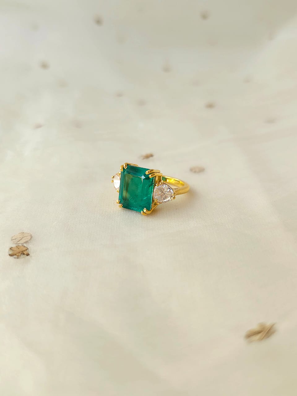 The green gate silver ring