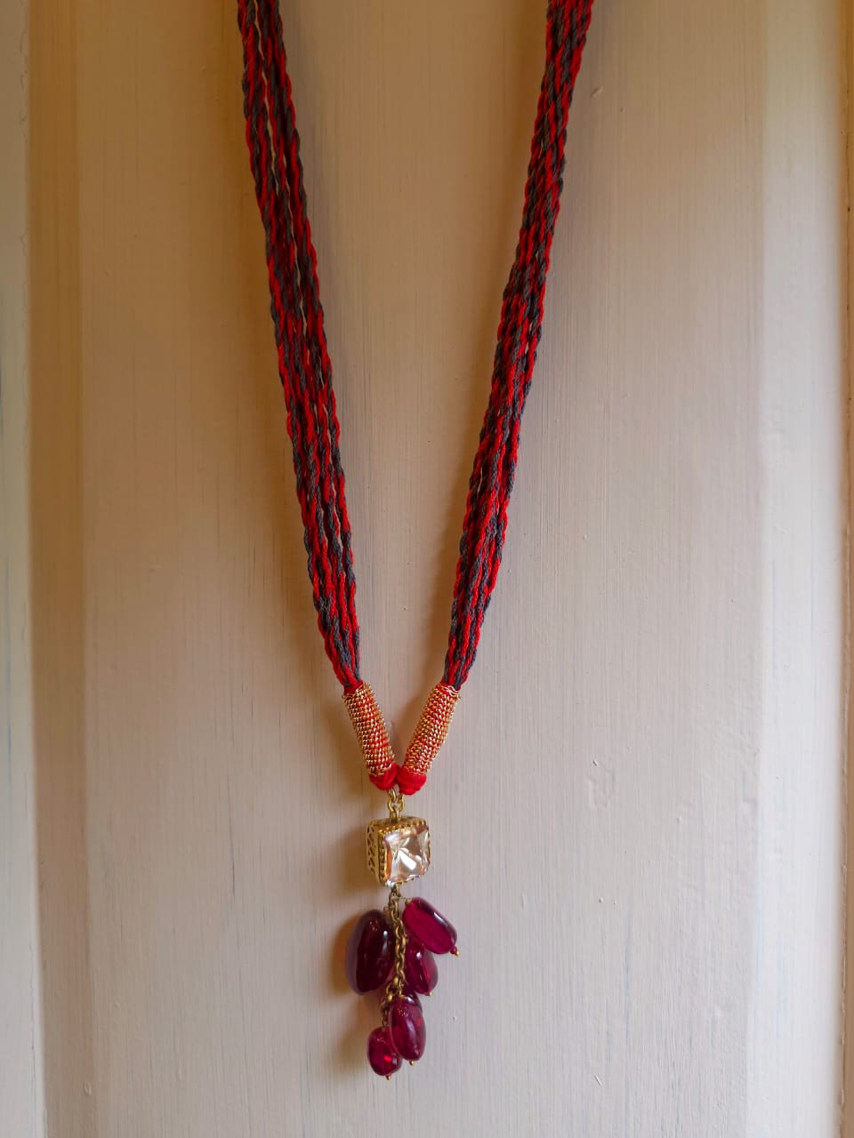 Syrah spinel silver necklace