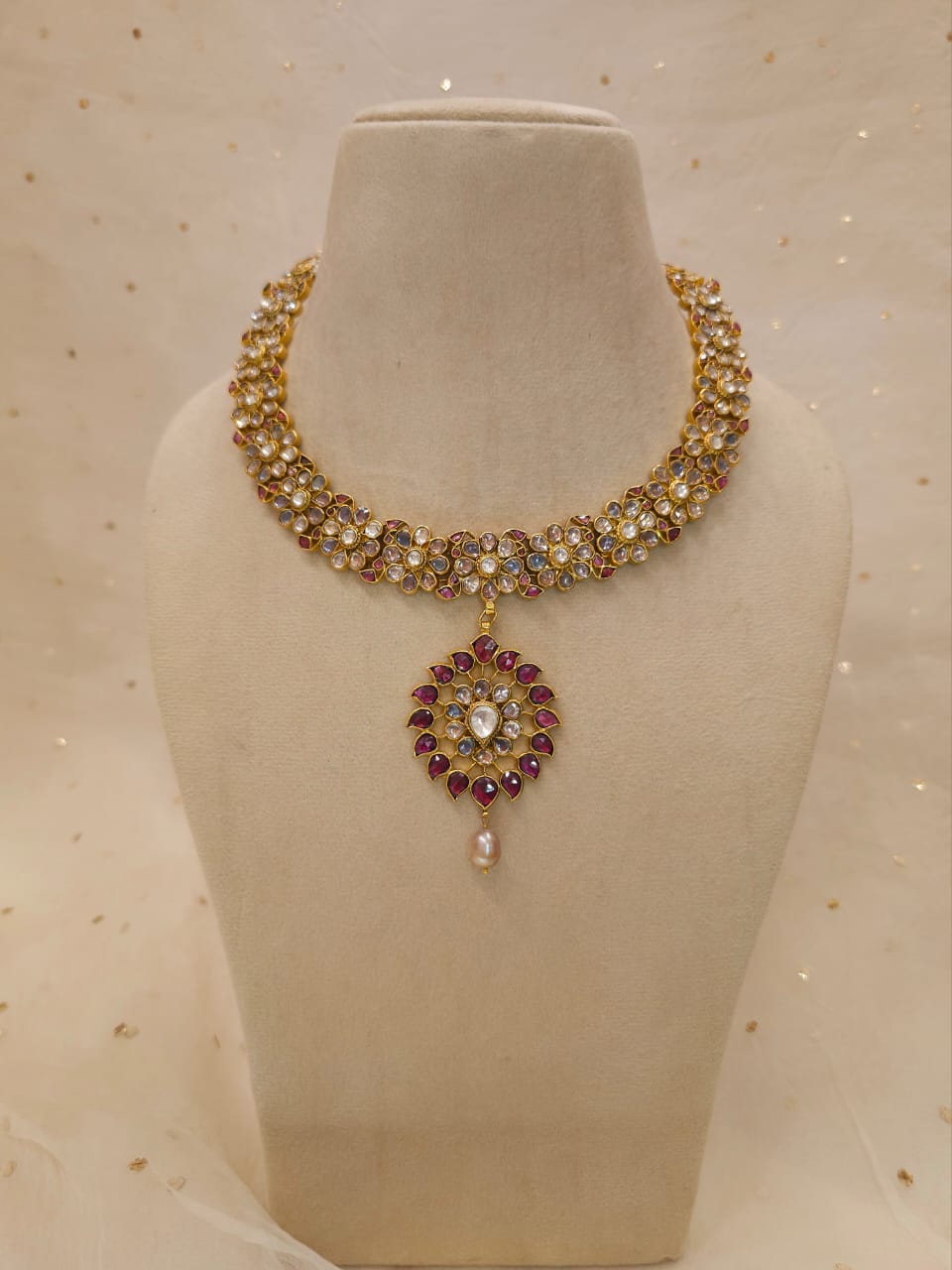 Shy Di Queen necklace