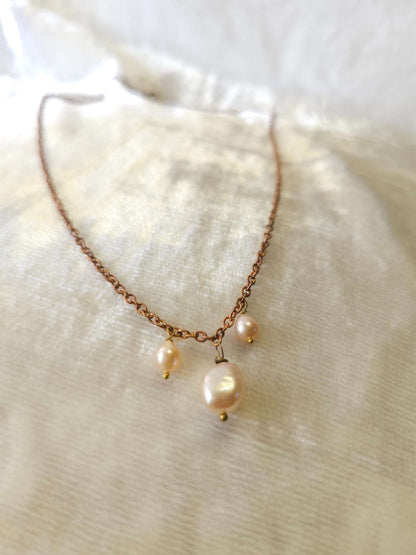 Three pearl chain necklace