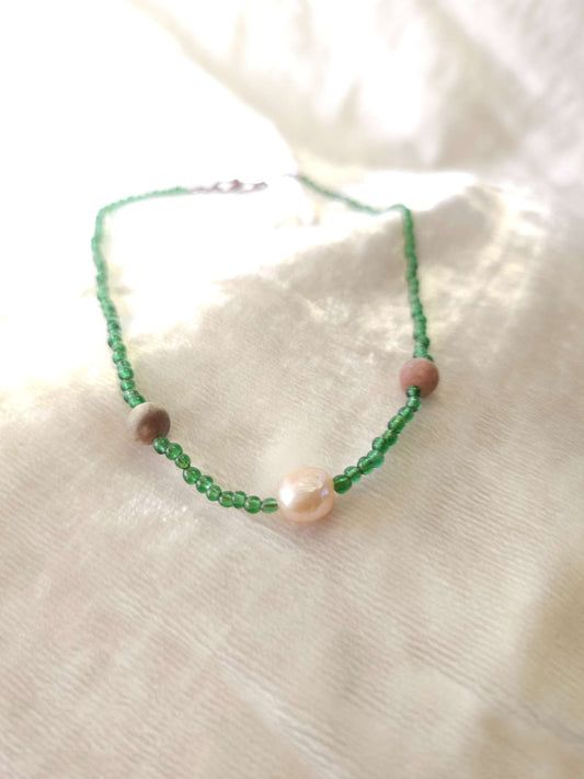 Green beach pearl necklace 2
