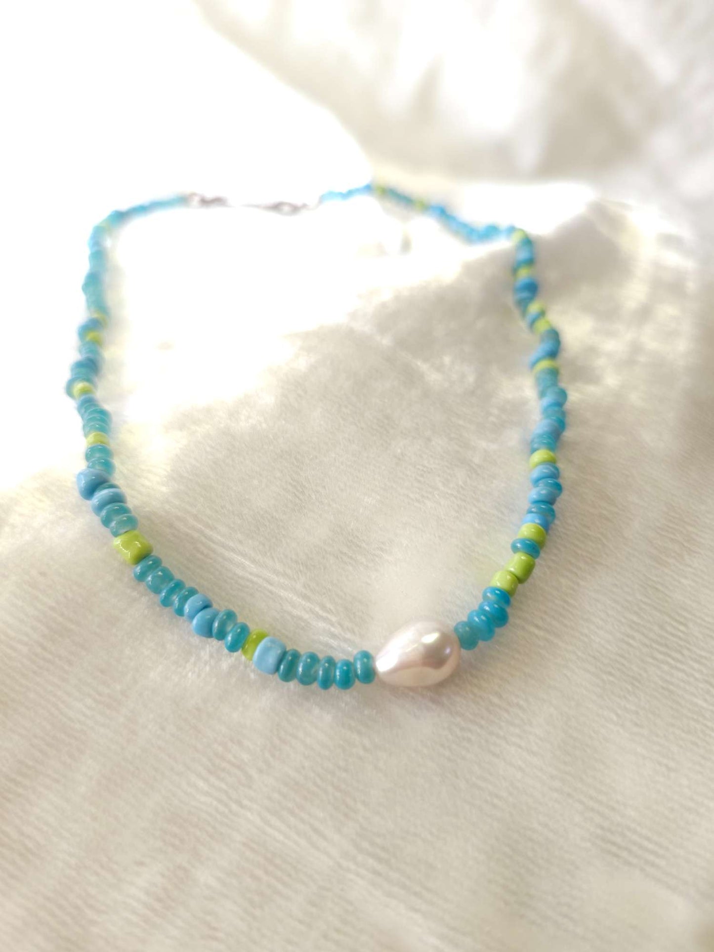 Sky beach pearl necklace