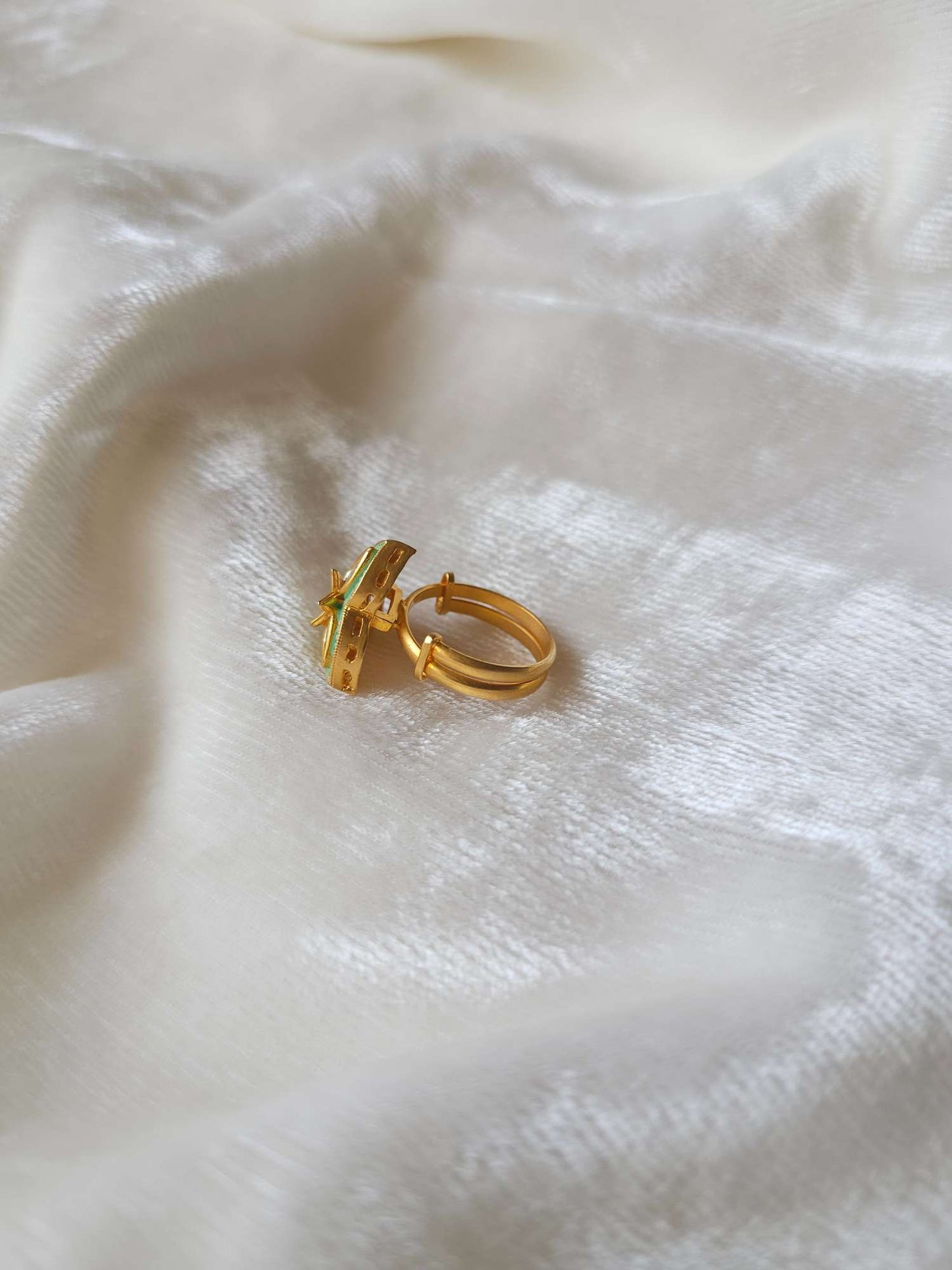 Kundan ring