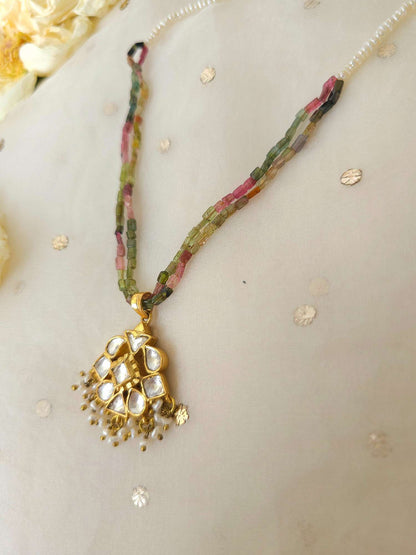 Sukhna moss pendant necklace