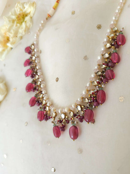 Agara apple necklace