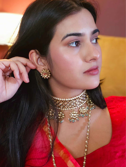Golden accent studs