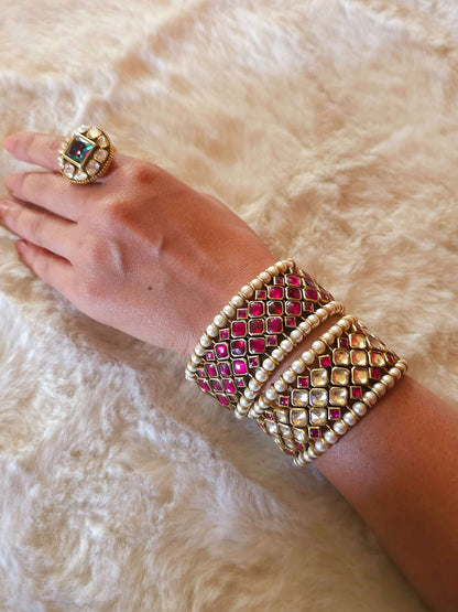 Scarlet affair bracelet