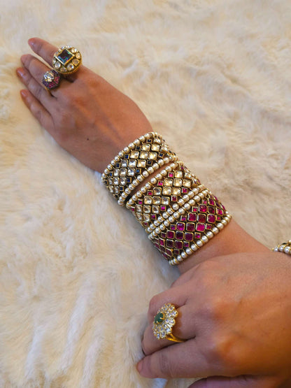 Totem bracelet