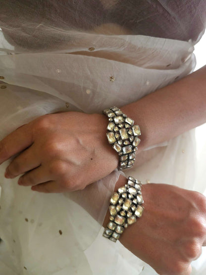 Jal mahal oval bangle