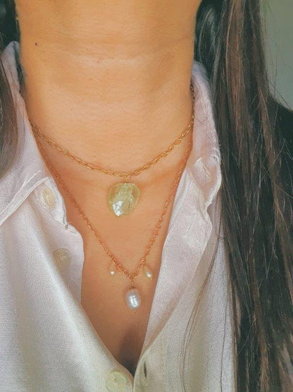 Three pearl chain necklace
