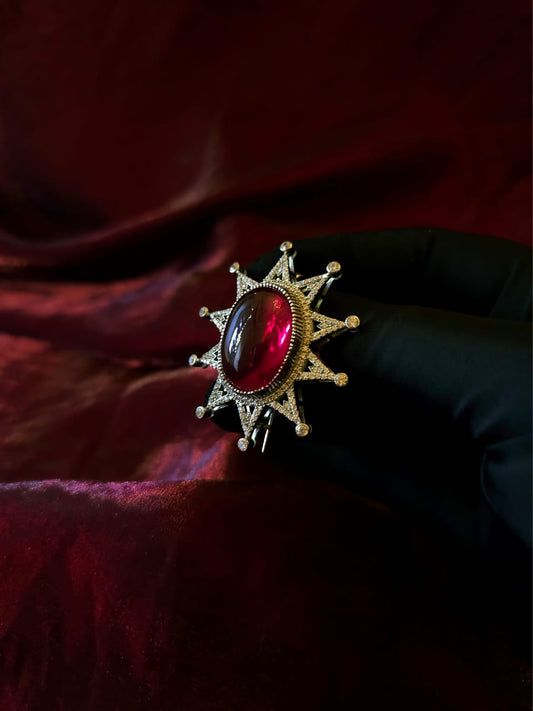 Carl silver brooch