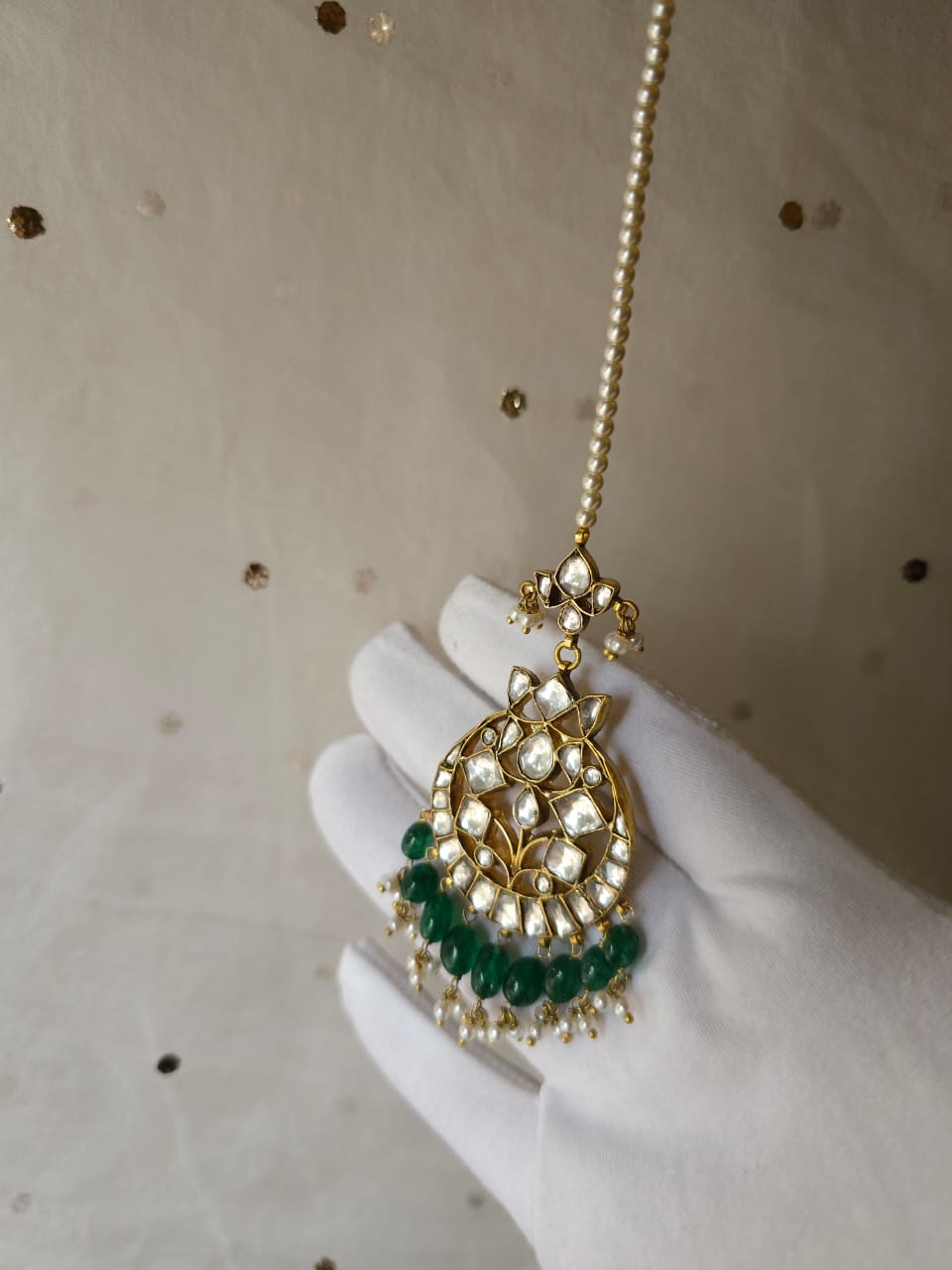 Auspicious pushya chandtika