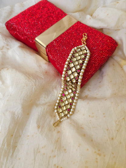 Scarlet affair bracelet