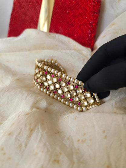 Scarlet affair bracelet