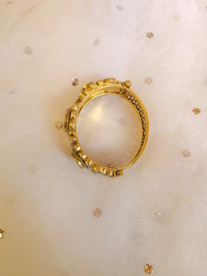 Queen Ayesha oval bangle