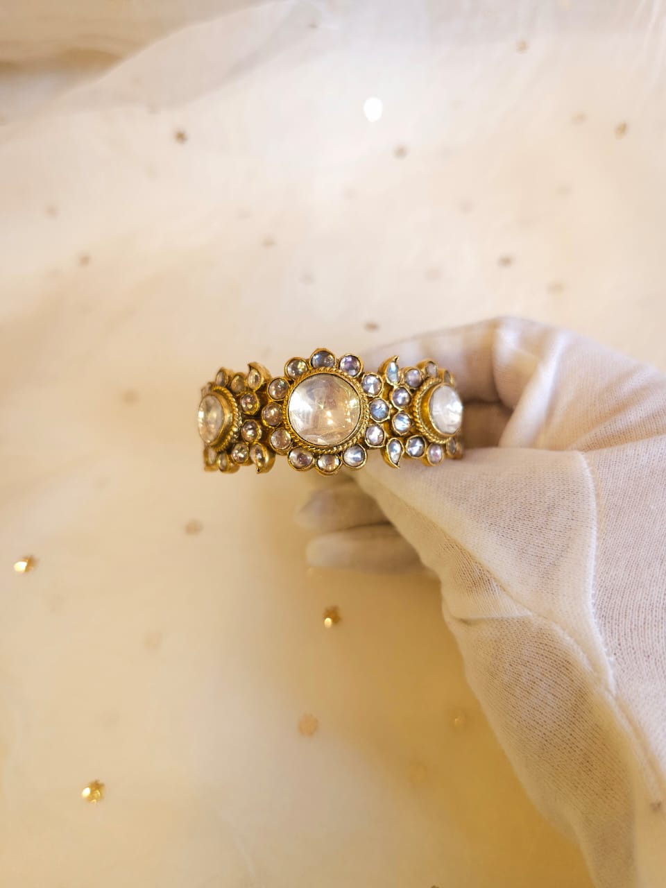 Queen Ayesha oval bangle