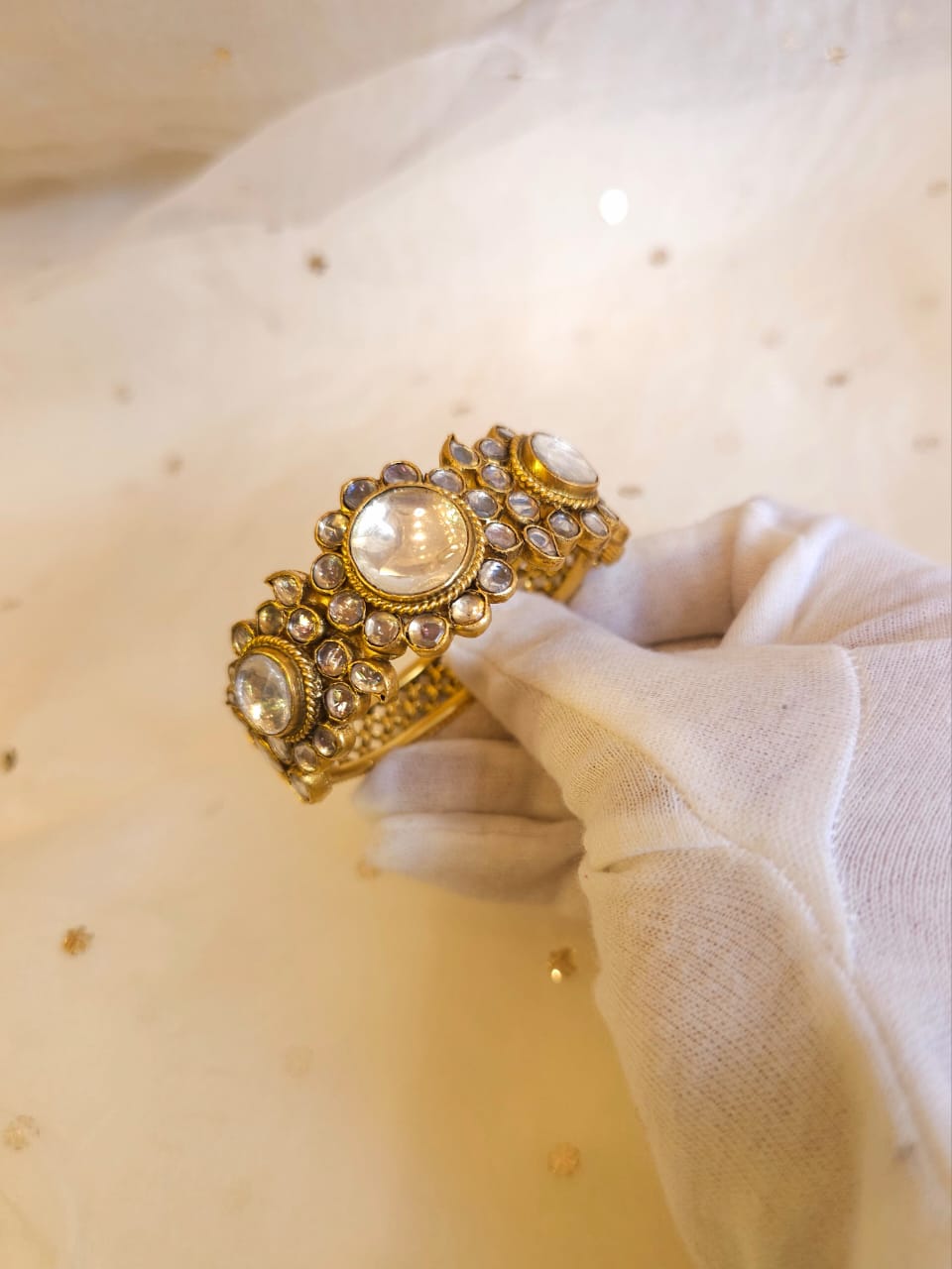 Queen Ayesha oval bangle