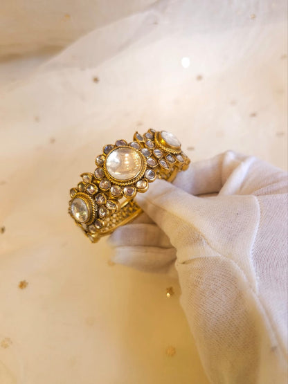 Queen Ayesha oval bangle