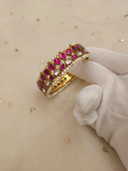Manik-maya bangle