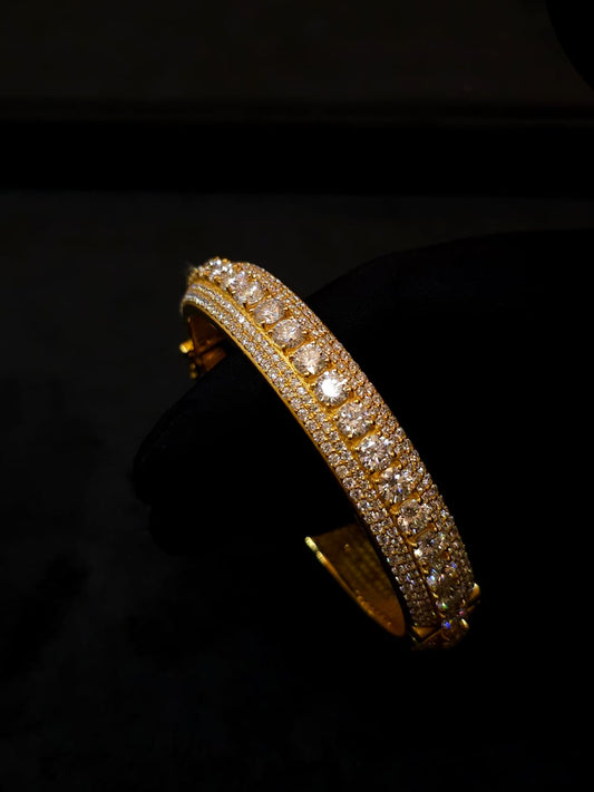 32 carats moissanite silver bangle