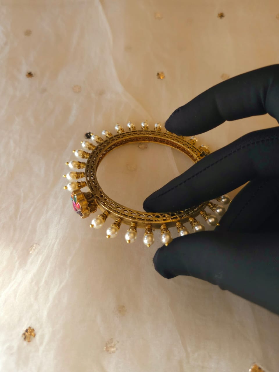 Gokhru pearl bangle