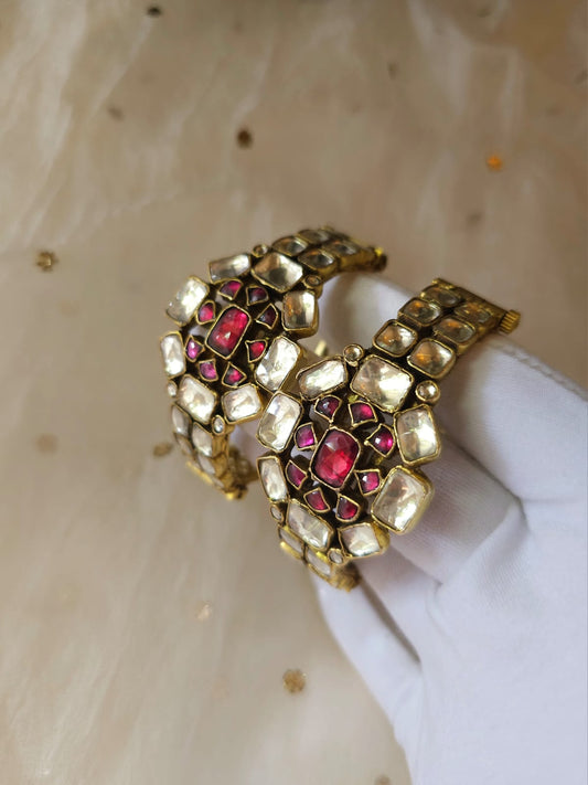 Gulkand oval bangle