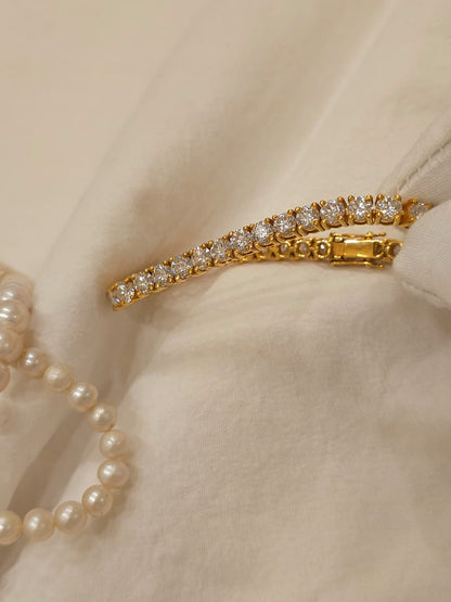 Seventeen carat moissanite bracelet