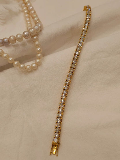 Seventeen carat moissanite bracelet