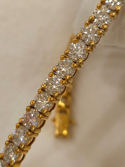 Seventeen carat moissanite bracelet