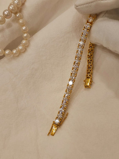Seventeen carat moissanite bracelet