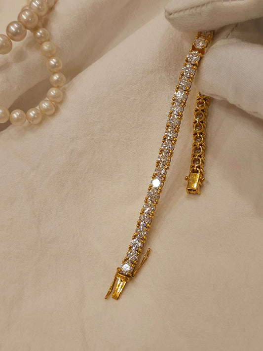 Seventeen carat moissanite bracelet