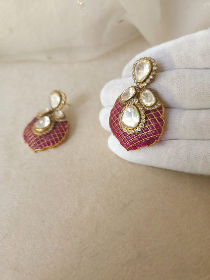 The rose dwar winter earrings