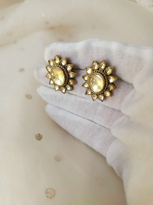 Golden accent studs