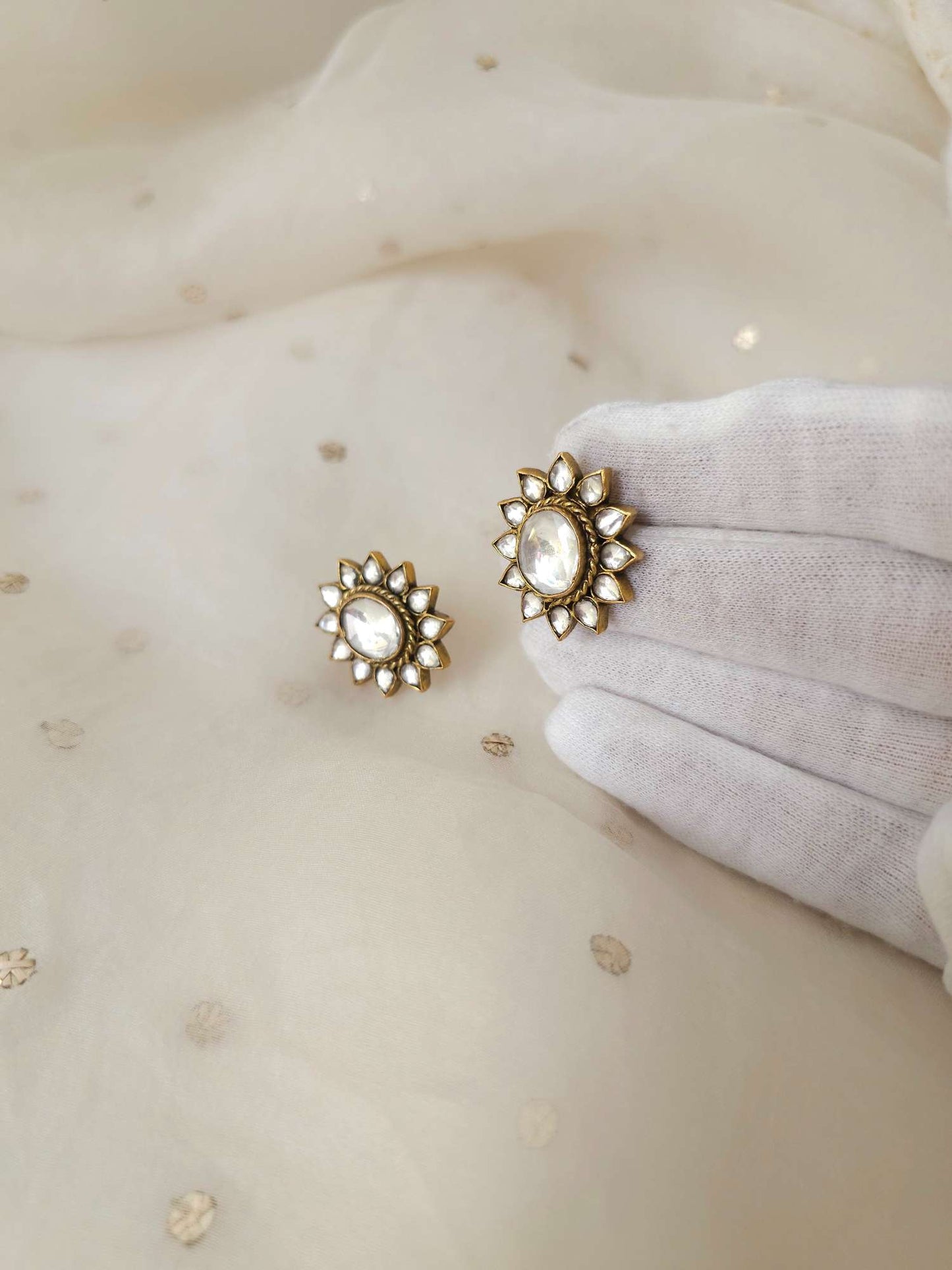 Radiant accent studs