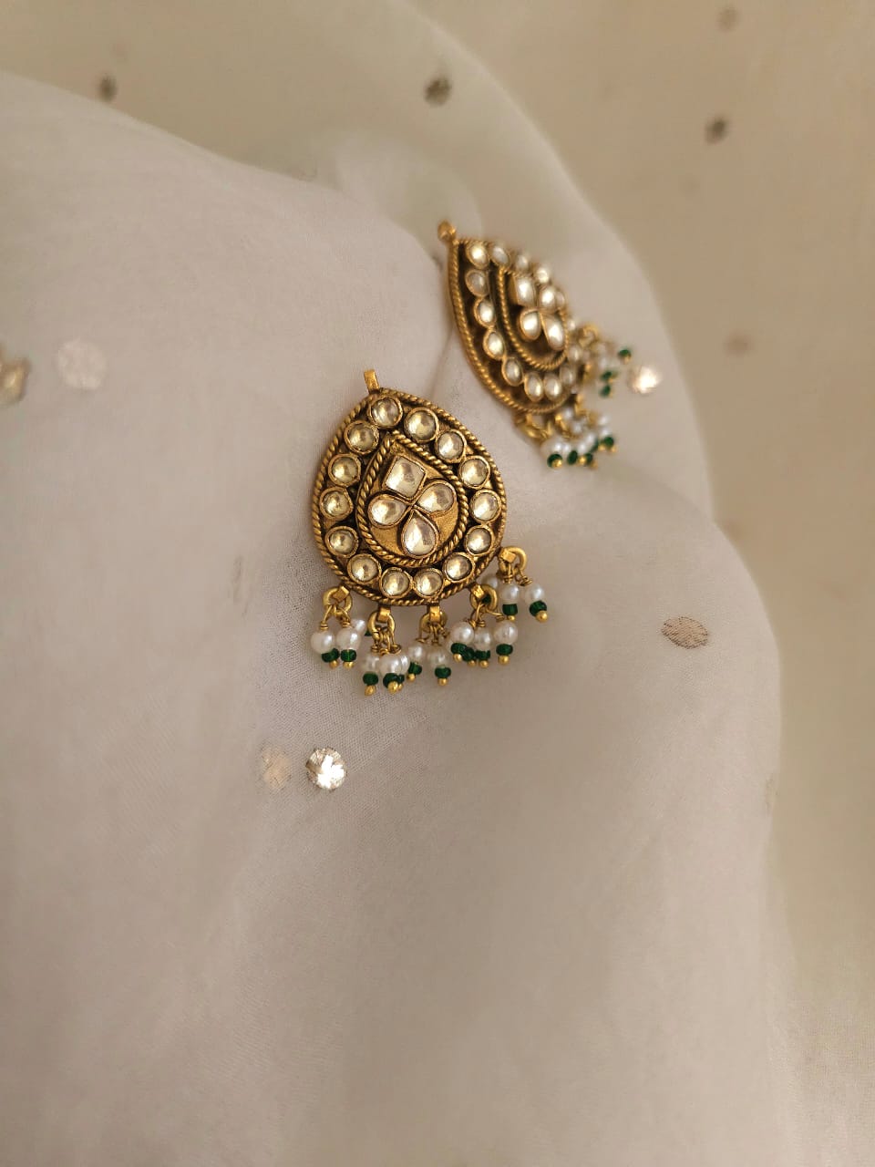 Jantar mantar studs